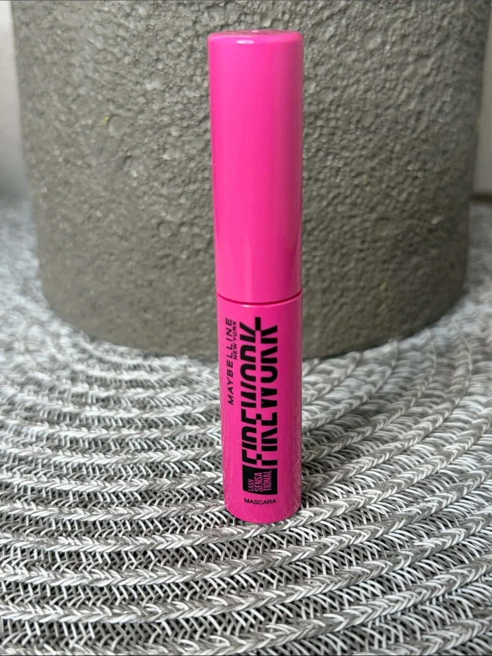 ❤️$2 NWT Maybelline Firework Very Black .15oz Mascara